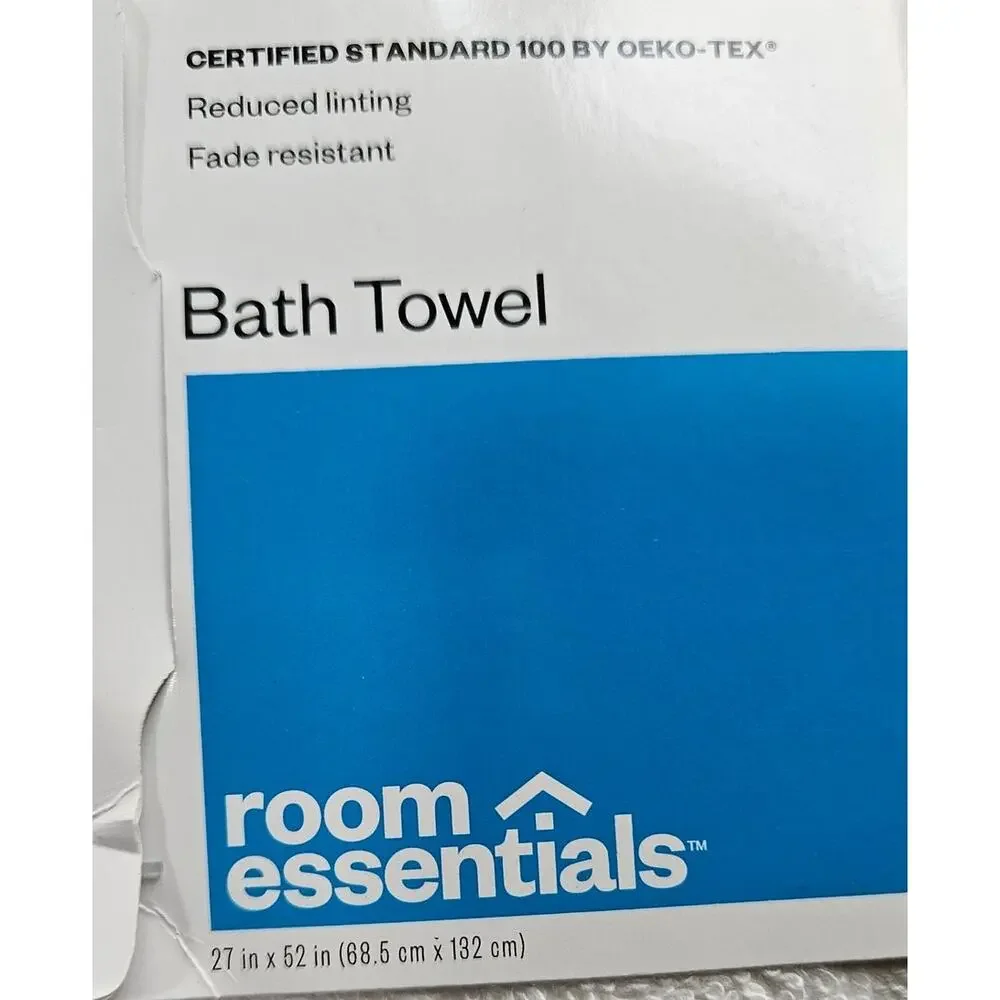 ROOM ESSENTIALS White Bath Towel Soft Absorbent Cotton Blend NEW with Tags